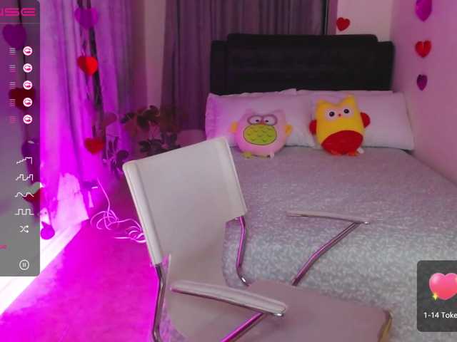 Live sex webcam photo for Evelyn-lawson #272433637