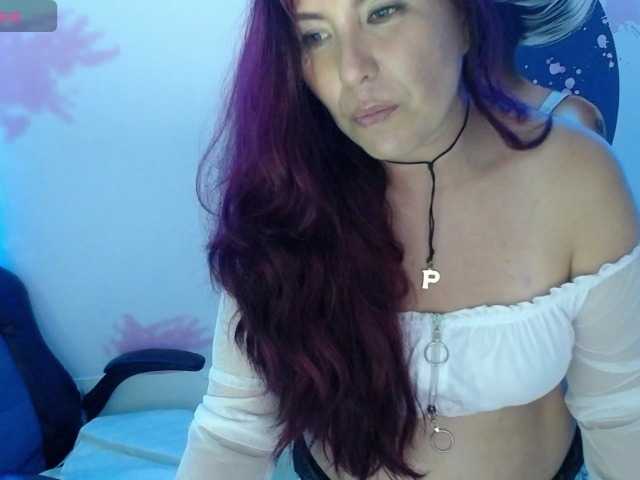 Live sex webcam photo for Evelyn-mature19 #277624819