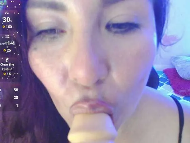 Live sex webcam photo for Evelyn-mature19 #290232172