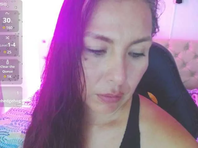 Live sex webcam photo for Evelyn-mature19 #290378365
