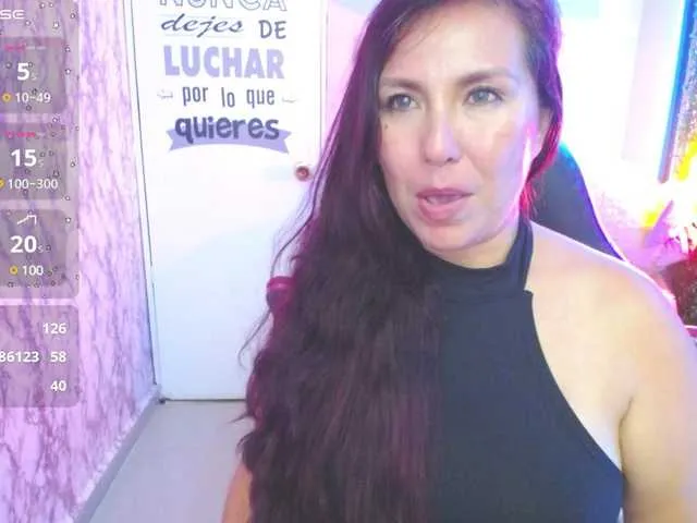 Live sex webcam photo for Evelyn-mature19 #290425067