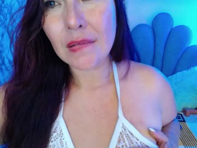 Live sex webcam photo for Evelyn-mature19 #290651133