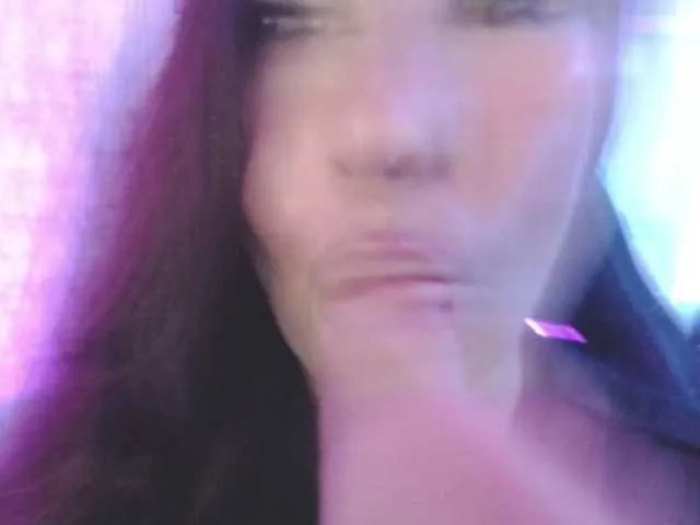 Live sex webcam photo for Evelyn-mature19 #290885895