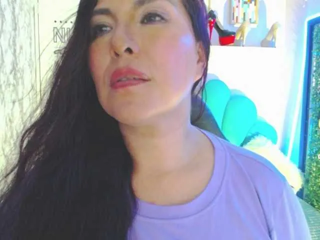 Live sex webcam photo for Evelyn-mature19 #291032556