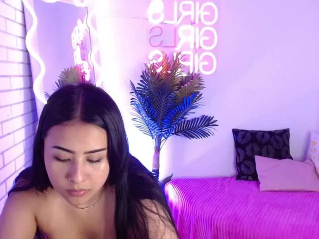 Live sex webcam photo for Evelyn-tay #278580282