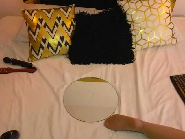 Live sex webcam photo for Evelyn66 #275476045