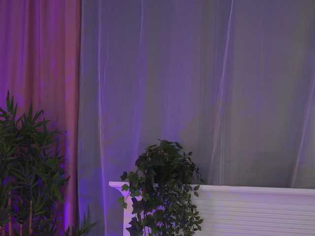 Live sex webcam photo for EvelynEvyy #277910034