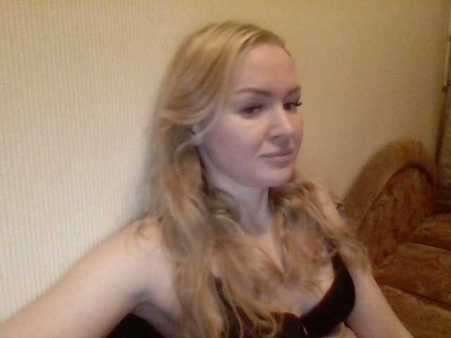 Live sex webcam photo for EvelynHard #273498808