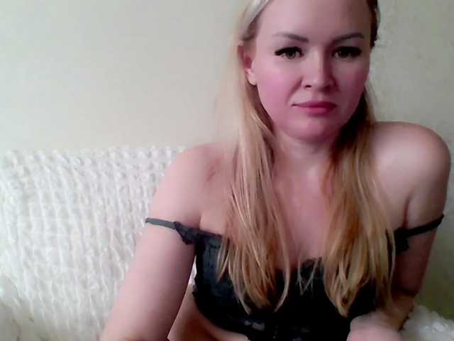 Live sex webcam photo for EvelynHard #273569817