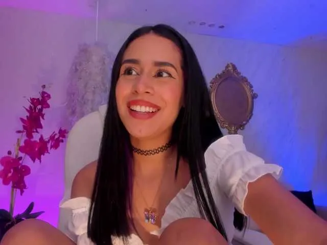 Live sex webcam photo for EvelynHarris #287950497
