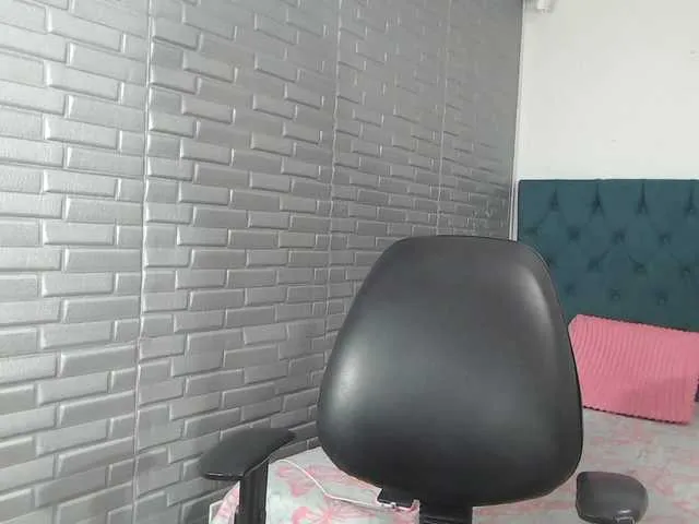 Live sex webcam photo for EvelynScarlet #276733712