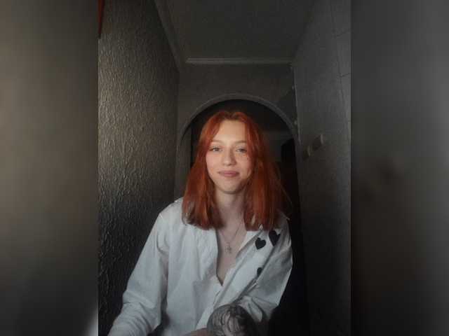 Live sex webcam photo for Evelynne-Lisa #277598896