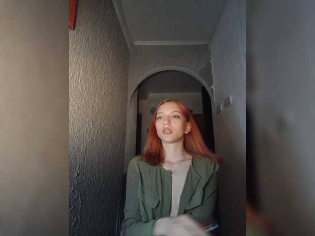 Live sex webcam photo for Evelynne-Lisa #277720733