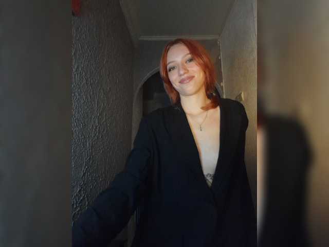 Live sex webcam photo for Evelynne-Lisa #277747960