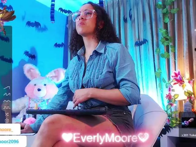 Live sex webcam photo for EverlyMoore #288066456