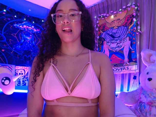 Live sex webcam photo for EverlyMoore #288066526