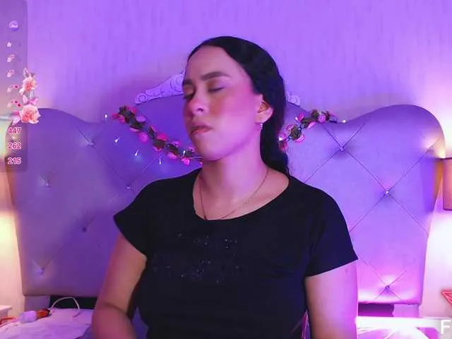 Live sex webcam photo for EverlyMoore #290741342