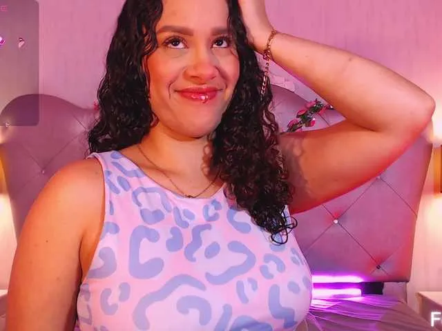 Live sex webcam photo for EverlyMoore #291146178