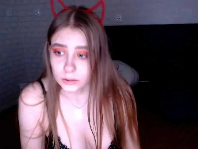 Live sex webcam photo for EvgeniaScott #272266739