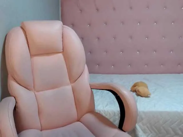 Live sex webcam photo for Evhaa01 #271796589