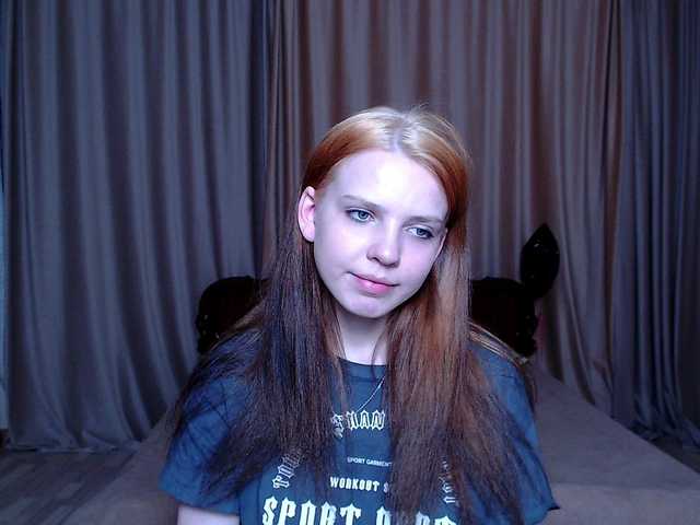 Live sex webcam photo for EviBoom #272933413