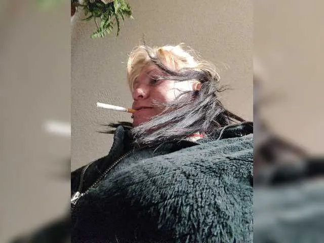 Live sex webcam photo for Eviillolabuni #272182184