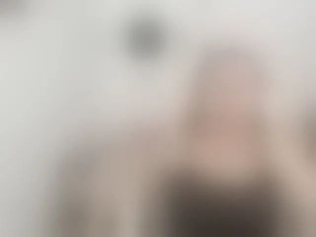 Live sex webcam photo for Evil-neighbor #293712474