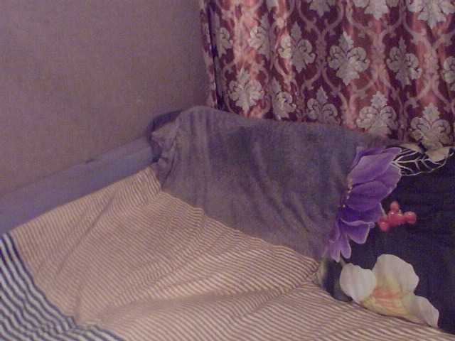 Live sex webcam photo for Evjene #271791701