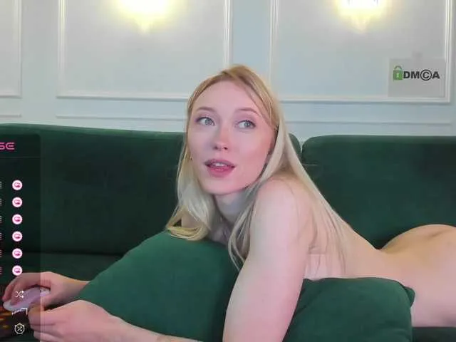 Live sex webcam photo for Evocative1 #289400536