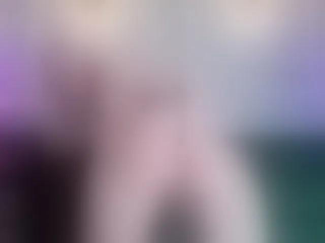 Live sex webcam photo for Evocative1 #294021549