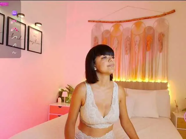Live sex webcam photo for EvyOwens #293378462