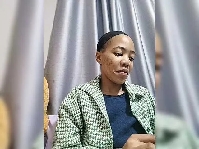 Live sex webcam photo for ExoticAngel #281550450