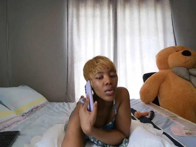 Live sex webcam photo for ExoticAngel #290360179