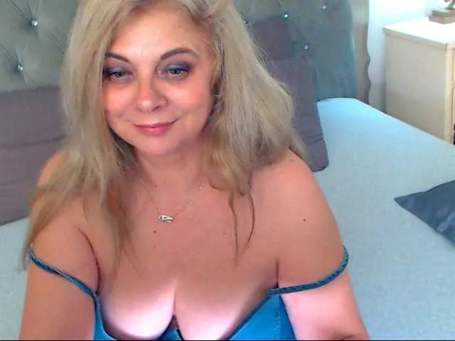 Live sex webcam photo for ExoticGiselle #273582678