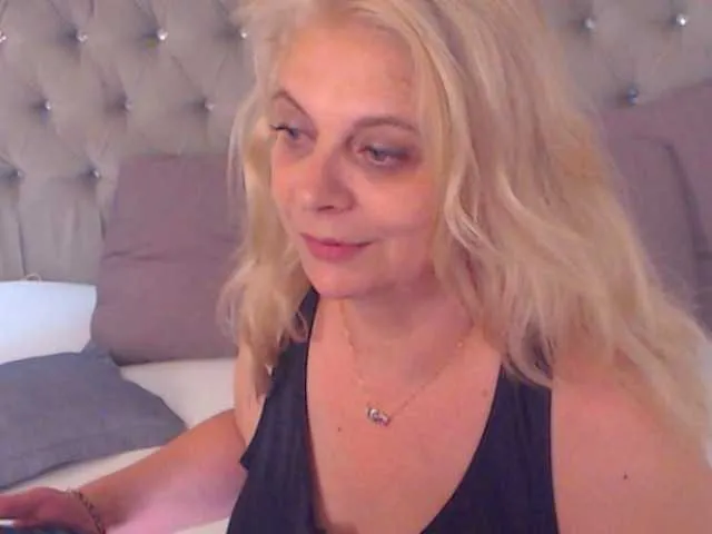 Live sex webcam photo for ExoticGiselle #273949990