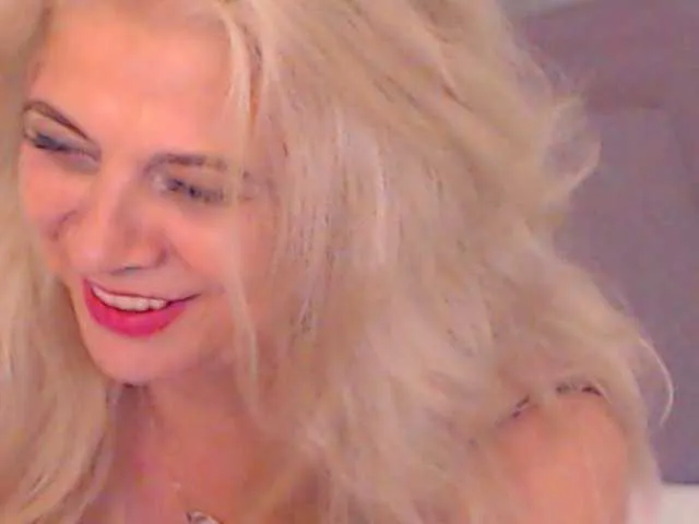 Live sex webcam photo for ExoticGiselle #274403781