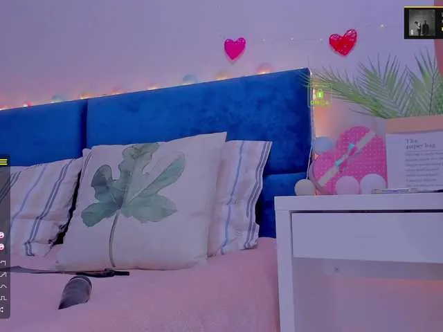 Live sex webcam photo for Exoticsofia #273087880