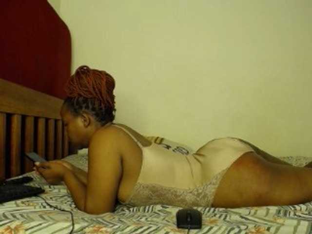 Live sex webcam photo for Explicitqueens #275595388