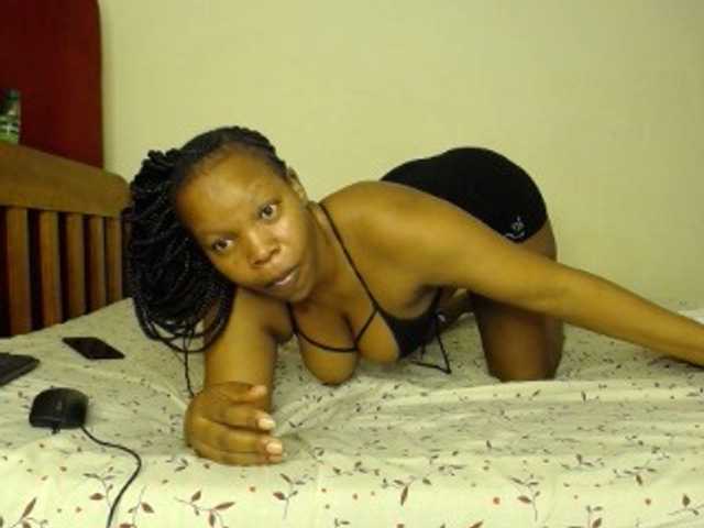 Live sex webcam photo for Explicitqueens #275667797