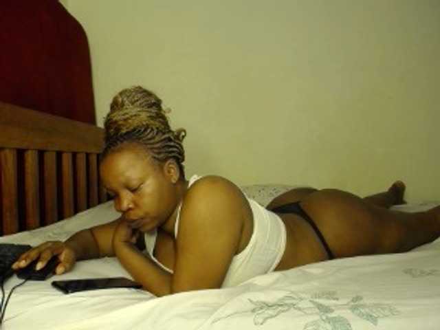 Live sex webcam photo for Explicitqueens #275988526