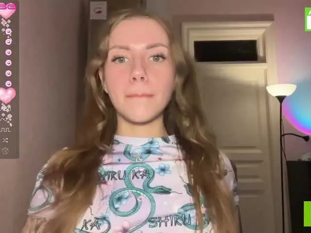 Live sex webcam photo for ExtraCheeseLovesVikki #275538841