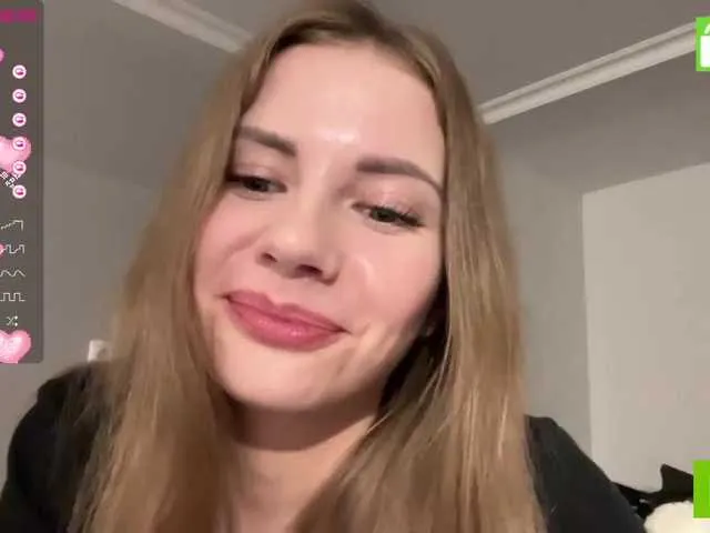 Live sex webcam photo for ExtraCheeseLovesVikki #275738410