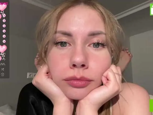 Live sex webcam photo for ExtraCheeseLovesVikki #275773157