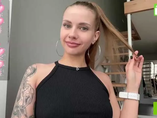 Live sex webcam photo for ExtraCheeseLovesVikki #276136997