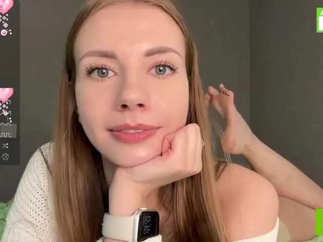 Live sex webcam photo for ExtraCheeseLovesVikki #276275399