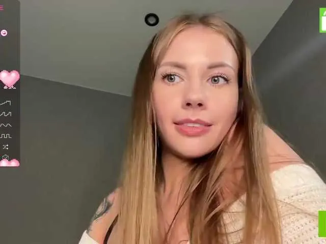 Live sex webcam photo for ExtraCheeseLovesVikki #276282180