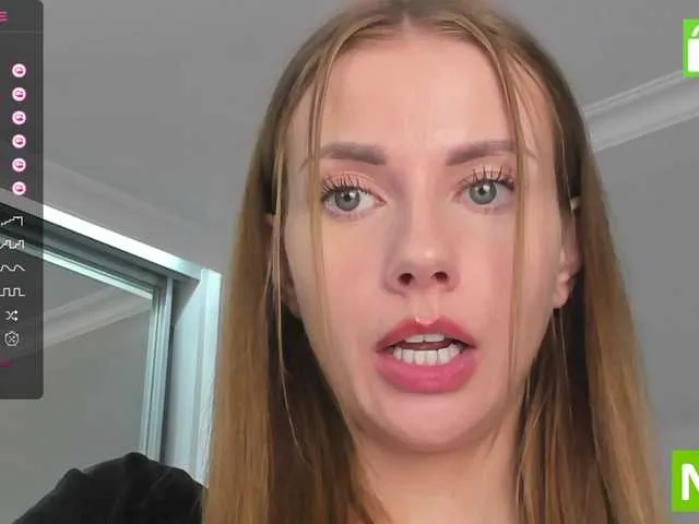 Live sex webcam photo for ExtraCheeseLovesVikki #276398296