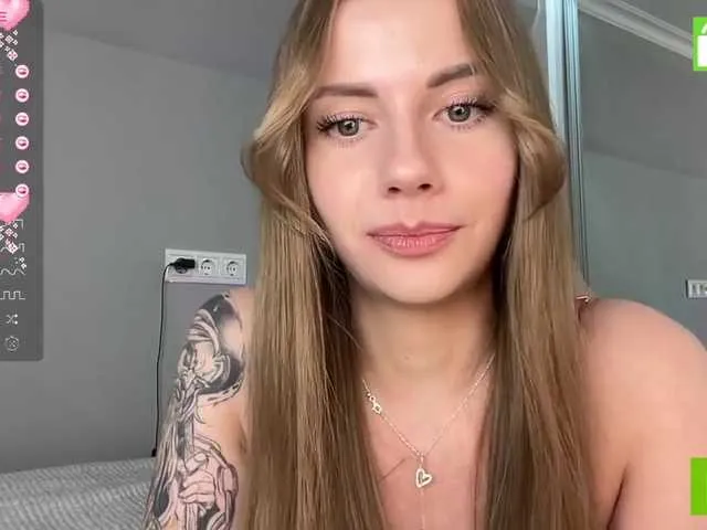 Live sex webcam photo for ExtraCheeseLovesVikki #276513572