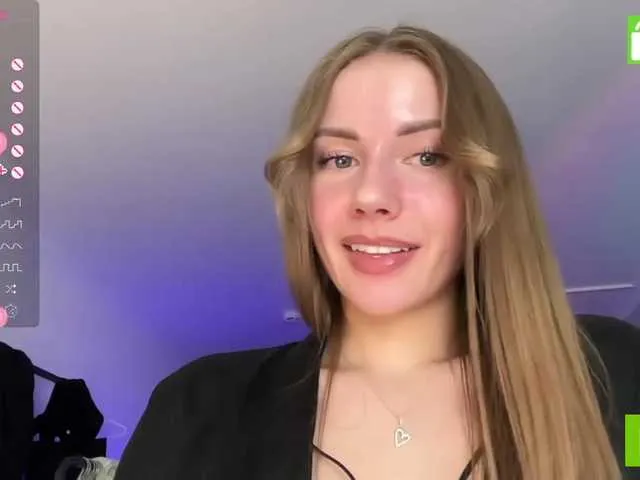 Live sex webcam photo for ExtraCheeseLovesVikki #276568454