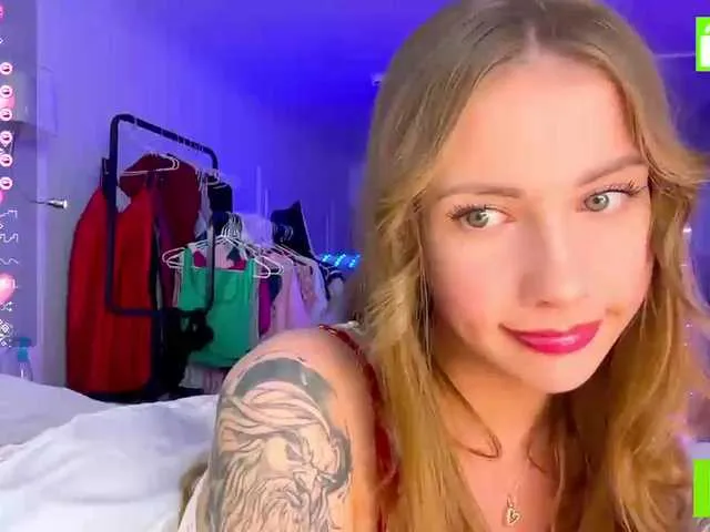 Live sex webcam photo for ExtraCheeseLovesVikki #276742224